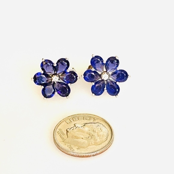 925 Sterling Silver Flower Crystal Earrings - Picture 2 of 8